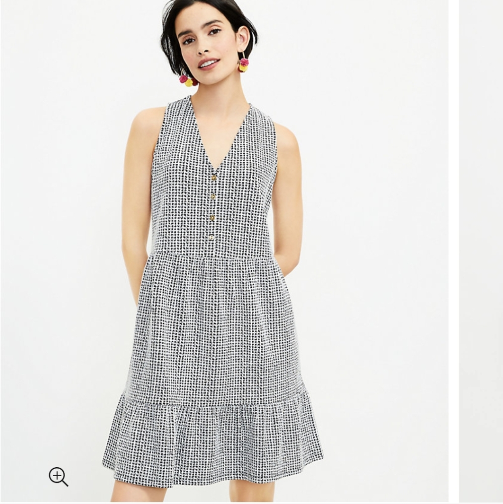 LOFT Black and White Sleeveless V-Neck Tiered Dress